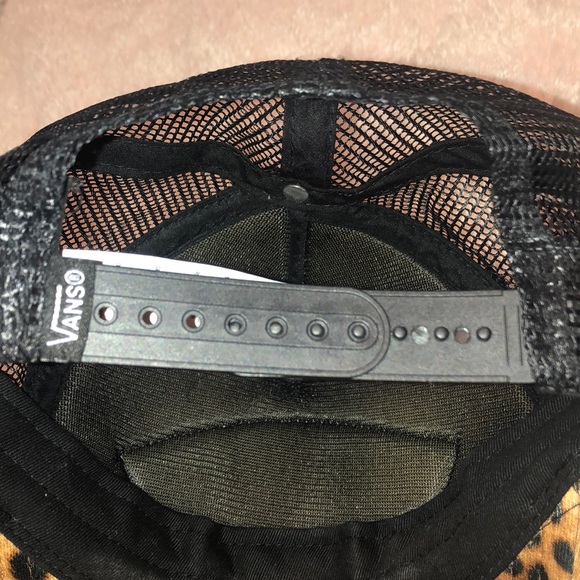 Vans “OFF THE WALL “ pink/blk/ leopard Trucker Hat - Picture 3 of 3
